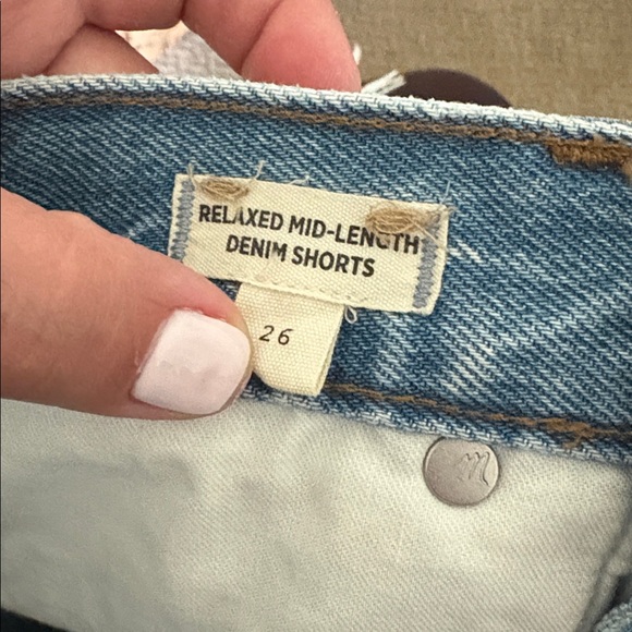 Madewell 100 % Cotton Shorts Relaxed Mid- Length Denim Shorts Size 26 - Picture 3 of 6